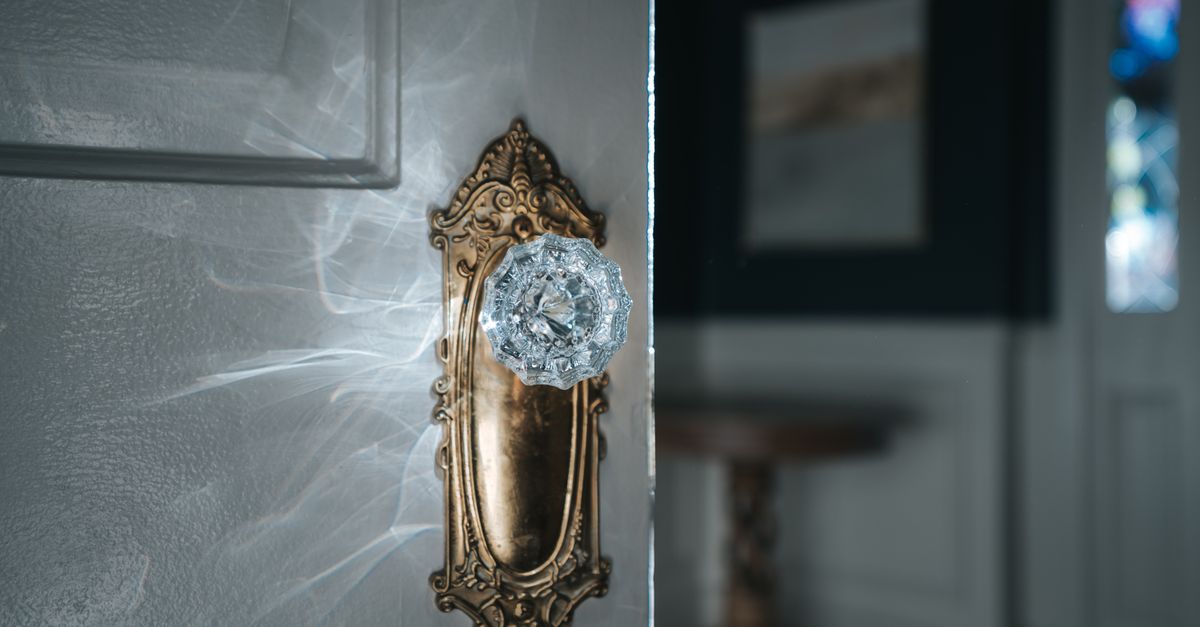 Door Knob Lock Loose or Broken? What to Check Before You Book a Locksmith — Kyle Locksmith